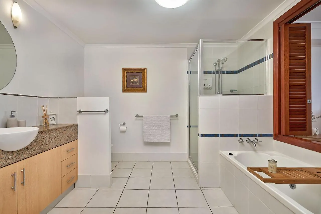 Ferienwohnung Stunning 2-3 Bed Penthouse Glorious Ocean Views Trinity Beach