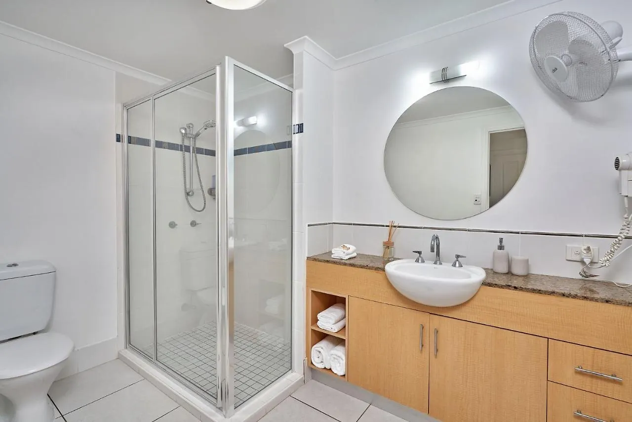 Ferienwohnung Stunning 2-3 Bed Penthouse Glorious Ocean Views Trinity Beach Apartment